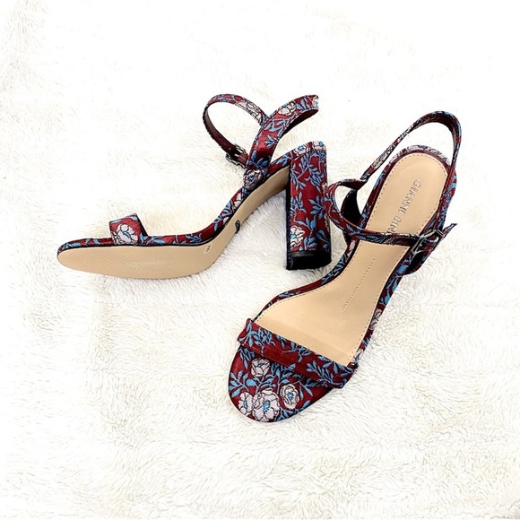 New Gianni Bini Satin Floral Heels 9 - Picture 3 of 4